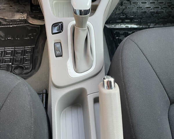 Сірий Рено Зое, об'ємом двигуна 0 л та пробігом 96 тис. км за 7200 $, фото 23 на Automoto.ua