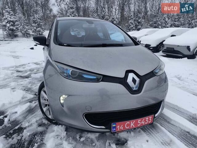 Серый Рено Зое, объемом двигателя 0 л и пробегом 153 тыс. км за 6500 $, фото 12 на Automoto.ua