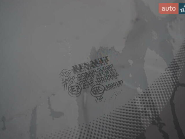 Серый Рено Зое, объемом двигателя 0 л и пробегом 98 тыс. км за 7200 $, фото 58 на Automoto.ua