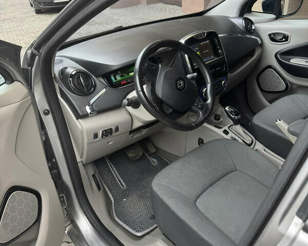 Рено Зое 2015 в Хмельницком на Automoto.ua Серый Рено Зое, объемом двигателя 0 л и пробегом 84 тыс. км за 7500 $, фото 10 на Automoto.ua