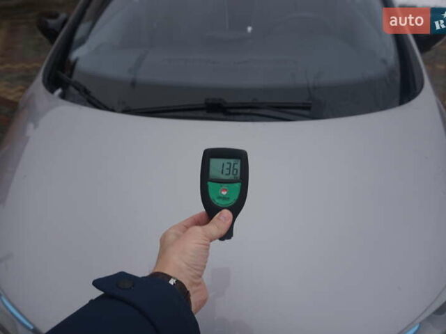 Серый Рено Зое, объемом двигателя 0 л и пробегом 98 тыс. км за 7200 $, фото 64 на Automoto.ua