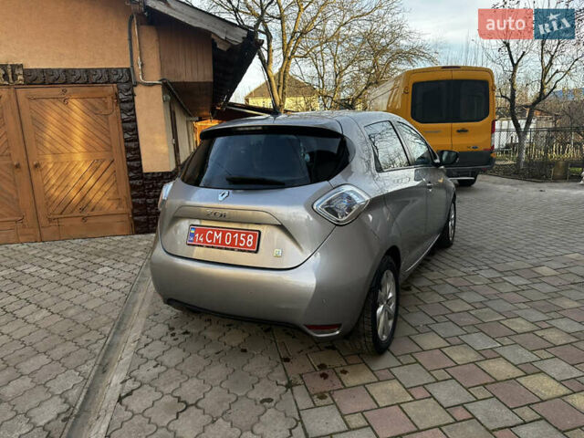 Серый Рено Зое, объемом двигателя 0 л и пробегом 169 тыс. км за 6900 $, фото 3 на Automoto.ua