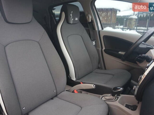 Серый Рено Зое, объемом двигателя 0 л и пробегом 98 тыс. км за 7200 $, фото 39 на Automoto.ua