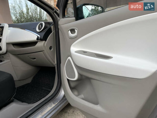 Сірий Рено Зое, об'ємом двигуна 0 л та пробігом 96 тис. км за 7200 $, фото 18 на Automoto.ua
