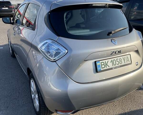 Сірий Рено Зое, об'ємом двигуна 0 л та пробігом 126 тис. км за 7000 $, фото 1 на Automoto.ua