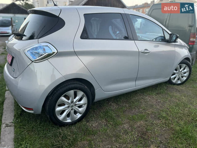 Сірий Рено Зое, об'ємом двигуна 0 л та пробігом 142 тис. км за 5950 $, фото 2 на Automoto.ua