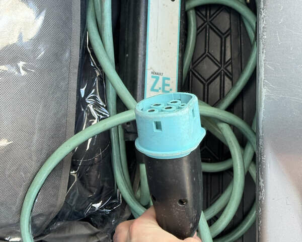 Сірий Рено Зое, об'ємом двигуна 0 л та пробігом 104 тис. км за 6199 $, фото 29 на Automoto.ua