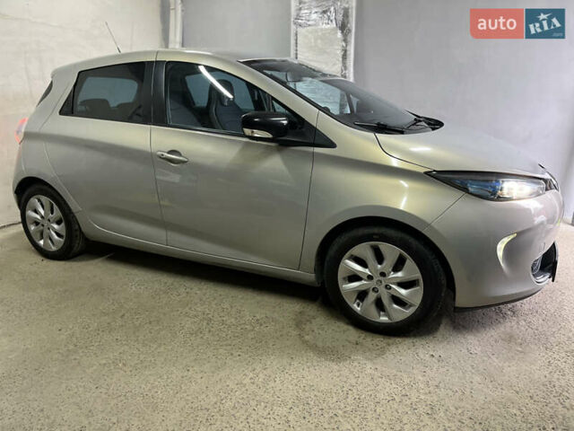 Сірий Рено Зое, об'ємом двигуна 0 л та пробігом 142 тис. км за 5950 $, фото 22 на Automoto.ua