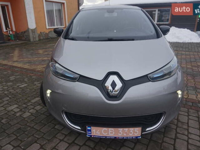 Серый Рено Зое, объемом двигателя 0 л и пробегом 98 тыс. км за 7200 $, фото 14 на Automoto.ua