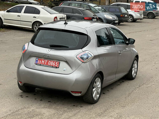Серый Рено Зое, объемом двигателя 0 л и пробегом 111 тыс. км за 6999 $, фото 7 на Automoto.ua