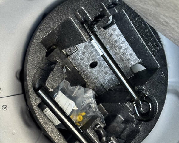 Сірий Рено Зое, об'ємом двигуна 0 л та пробігом 104 тис. км за 6199 $, фото 26 на Automoto.ua