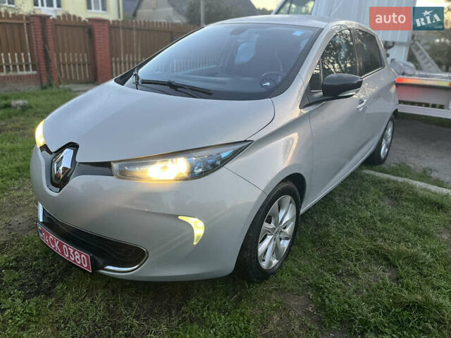 Сірий Рено Зое, об'ємом двигуна 0 л та пробігом 142 тис. км за 5950 $, фото 6 на Automoto.ua