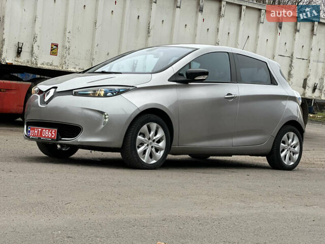 Серый Рено Зое, объемом двигателя 0 л и пробегом 111 тыс. км за 6999 $, фото 16 на Automoto.ua