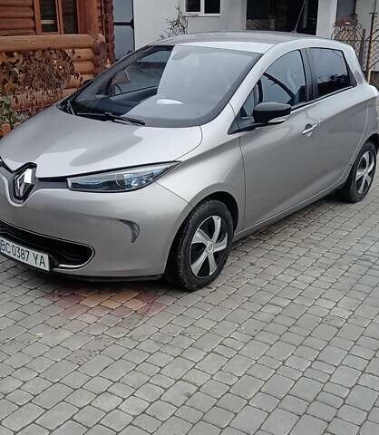 Серый Рено Зое, объемом двигателя 0 л и пробегом 125 тыс. км за 6400 $, фото 3 на Automoto.ua