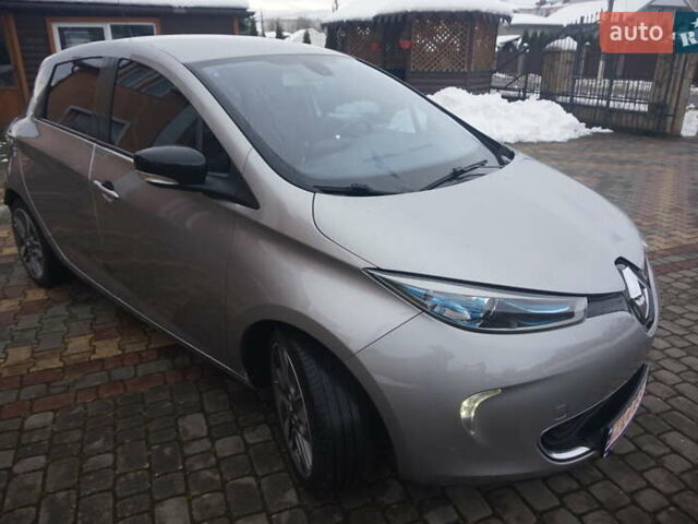 Серый Рено Зое, объемом двигателя 0 л и пробегом 98 тыс. км за 7200 $, фото 15 на Automoto.ua