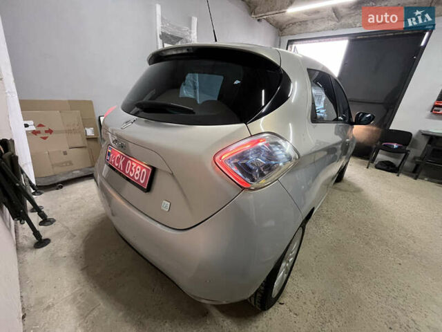 Сірий Рено Зое, об'ємом двигуна 0 л та пробігом 142 тис. км за 5950 $, фото 27 на Automoto.ua