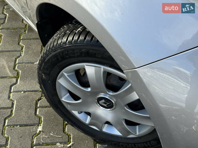 Сірий Рено Зое, об'ємом двигуна 0 л та пробігом 104 тис. км за 6199 $, фото 68 на Automoto.ua