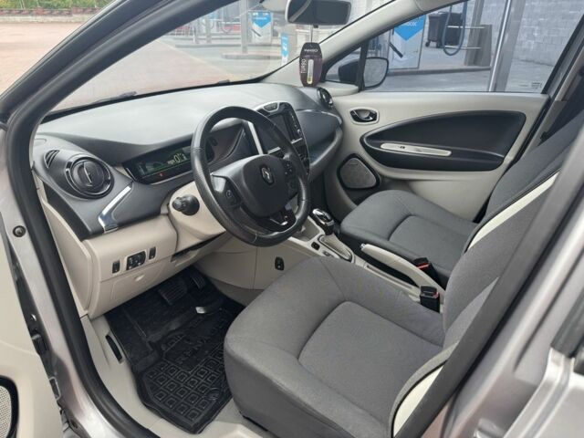 Рено Зое 2015 у Рівному на Automoto.ua Сірий Рено Зое, об'ємом двигуна 0 л та пробігом 160 тис. км за 8000 $, фото 12 на Automoto.ua