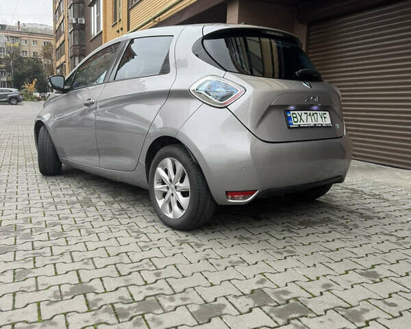 Сірий Рено Зое, об'ємом двигуна 0 л та пробігом 85 тис. км за 7550 $, фото 9 на Automoto.ua