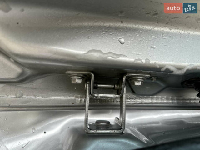 Серый Рено Зое, объемом двигателя 0 л и пробегом 111 тыс. км за 6999 $, фото 29 на Automoto.ua