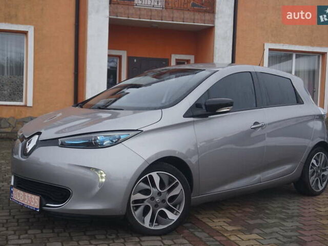 Серый Рено Зое, объемом двигателя 0 л и пробегом 98 тыс. км за 7200 $, фото 1 на Automoto.ua