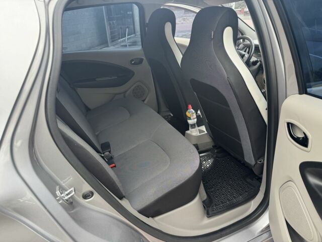 Рено Зое 2015 у Рівному на Automoto.ua Сірий Рено Зое, об'ємом двигуна 0 л та пробігом 160 тис. км за 8000 $, фото 16 на Automoto.ua