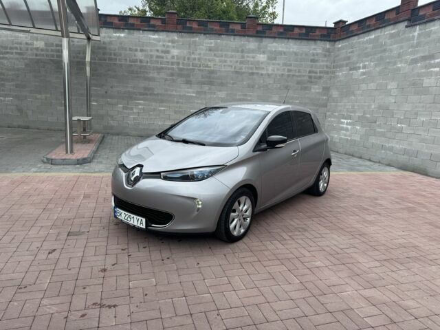 Рено Зое 2015 у Рівному на Automoto.ua Сірий Рено Зое, об'ємом двигуна 0 л та пробігом 160 тис. км за 8000 $, фото 10 на Automoto.ua