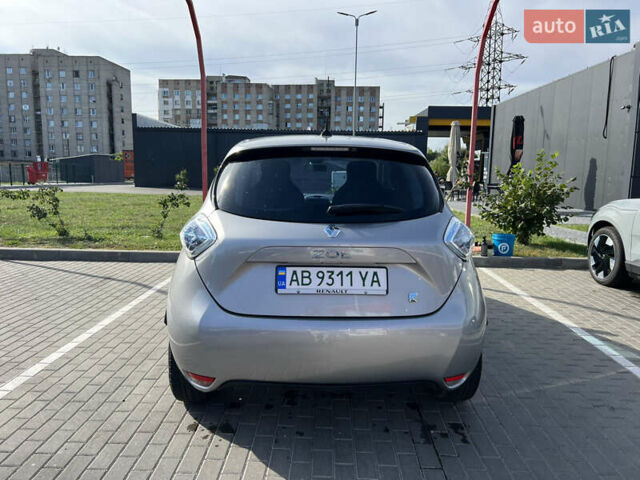 Сірий Рено Зое, об'ємом двигуна 0 л та пробігом 96 тис. км за 7200 $, фото 5 на Automoto.ua