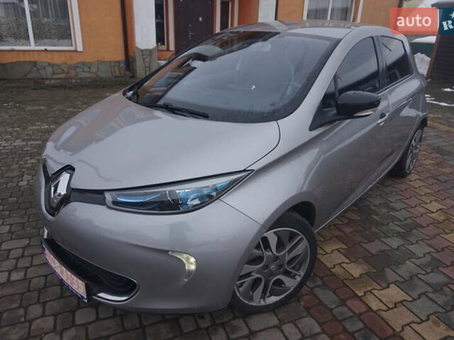 Серый Рено Зое, объемом двигателя 0 л и пробегом 98 тыс. км за 7200 $, фото 13 на Automoto.ua