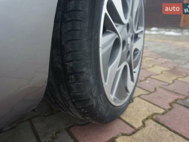 Серый Рено Зое, объемом двигателя 0 л и пробегом 98 тыс. км за 7200 $, фото 62 на Automoto.ua