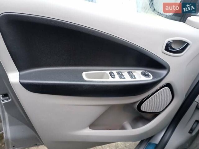 Сірий Рено Зое, об'ємом двигуна 0 л та пробігом 159 тис. км за 5799 $, фото 23 на Automoto.ua