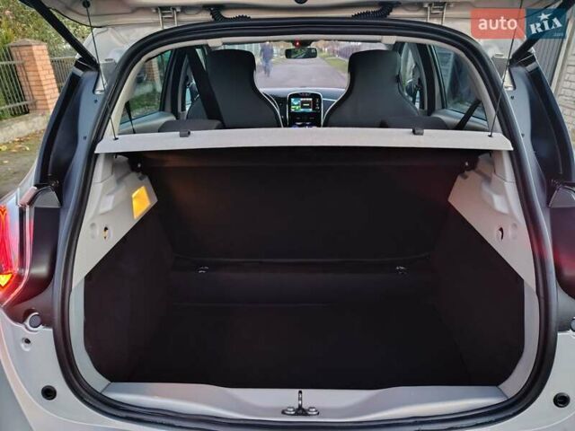 Сірий Рено Зое, об'ємом двигуна 0 л та пробігом 56 тис. км за 6700 $, фото 11 на Automoto.ua