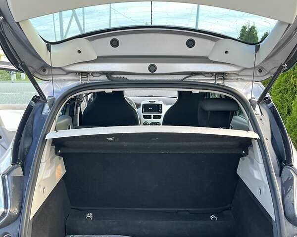 Сірий Рено Зое, об'ємом двигуна 0 л та пробігом 111 тис. км за 7000 $, фото 10 на Automoto.ua