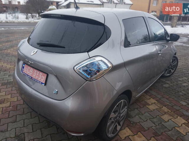 Серый Рено Зое, объемом двигателя 0 л и пробегом 98 тыс. км за 7200 $, фото 17 на Automoto.ua