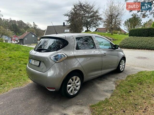 Сірий Рено Зое, об'ємом двигуна 0 л та пробігом 108 тис. км за 6900 $, фото 3 на Automoto.ua