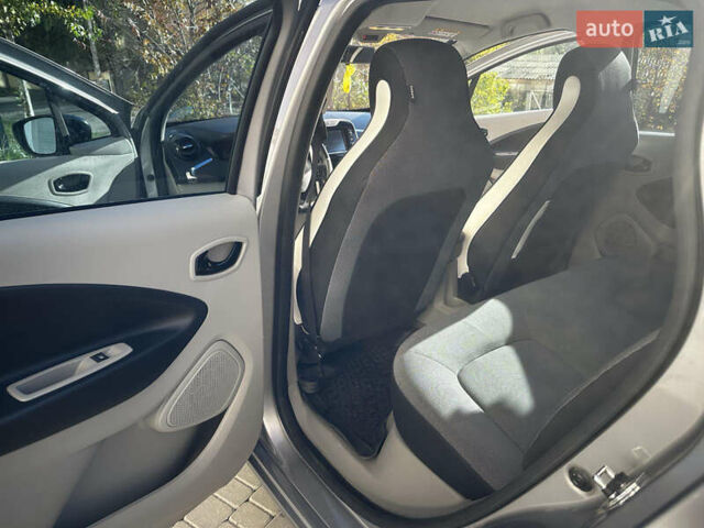 Рено Зое 2015 в Виннице на Automoto.ua Серый Рено Зое, объемом двигателя 0 л и пробегом 126 тыс. км за 7900 $, фото 10 на Automoto.ua