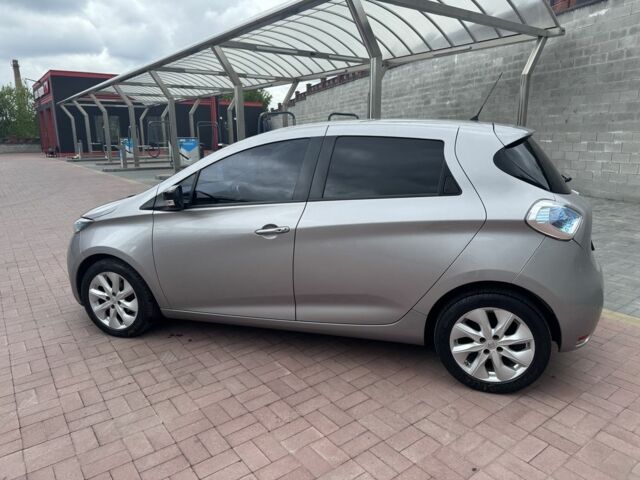 Рено Зое 2015 у Рівному на Automoto.ua Сірий Рено Зое, об'ємом двигуна 0 л та пробігом 160 тис. км за 8000 $, фото 2 на Automoto.ua