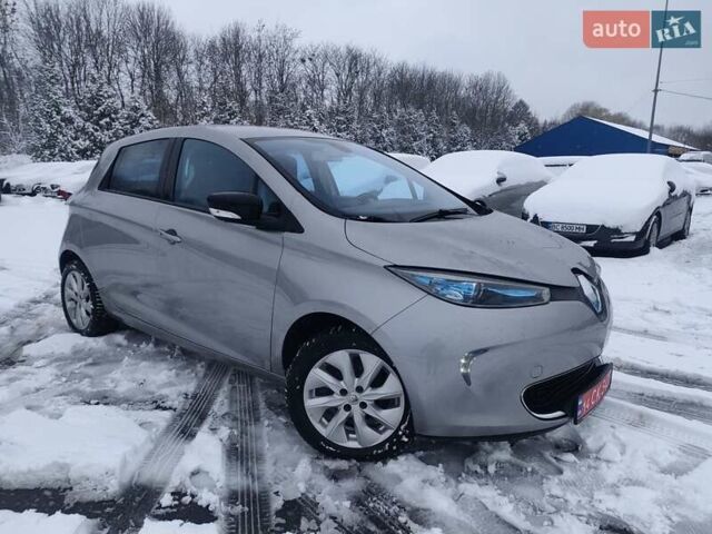 Серый Рено Зое, объемом двигателя 0 л и пробегом 153 тыс. км за 6500 $, фото 10 на Automoto.ua