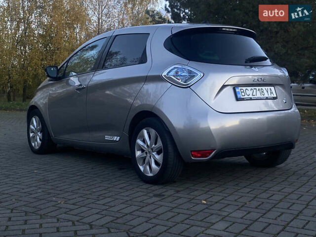 Серый Рено Зое, объемом двигателя 0 л и пробегом 90 тыс. км за 6390 $, фото 5 на Automoto.ua