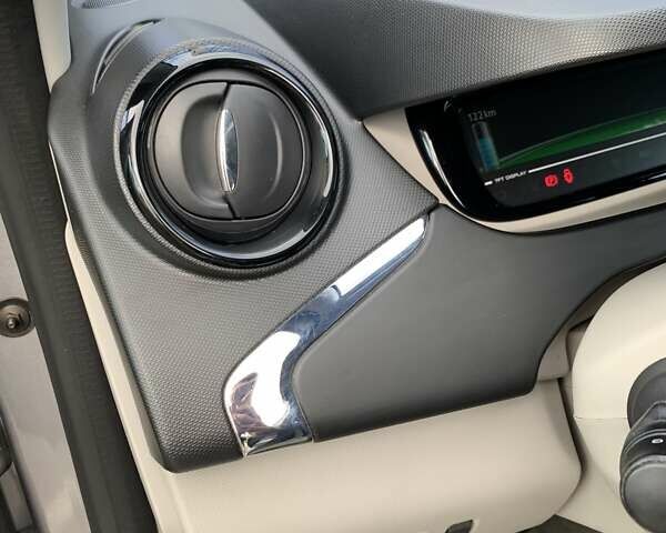 Серый Рено Зое, объемом двигателя 0 л и пробегом 87 тыс. км за 6750 $, фото 22 на Automoto.ua