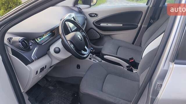 Сірий Рено Зое, об'ємом двигуна 0 л та пробігом 58 тис. км за 7700 $, фото 12 на Automoto.ua