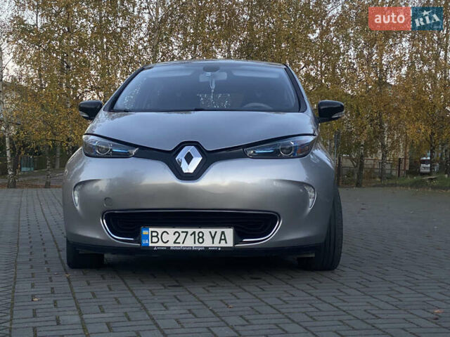 Серый Рено Зое, объемом двигателя 0 л и пробегом 90 тыс. км за 6390 $, фото 2 на Automoto.ua