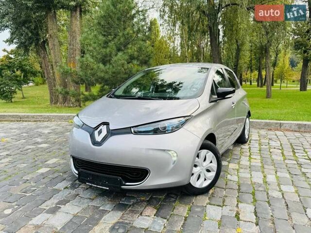 Серый Рено Зое, объемом двигателя 0 л и пробегом 85 тыс. км за 8444 $, фото 1 на Automoto.ua