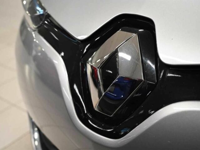 Серый Рено Зое, объемом двигателя 0 л и пробегом 97 тыс. км за 5700 $, фото 10 на Automoto.ua