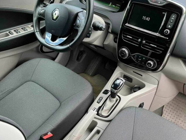 Сірий Рено Зое, об'ємом двигуна 0 л та пробігом 70 тис. км за 8000 $, фото 4 на Automoto.ua