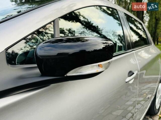 Серый Рено Зое, объемом двигателя 0 л и пробегом 85 тыс. км за 8444 $, фото 14 на Automoto.ua