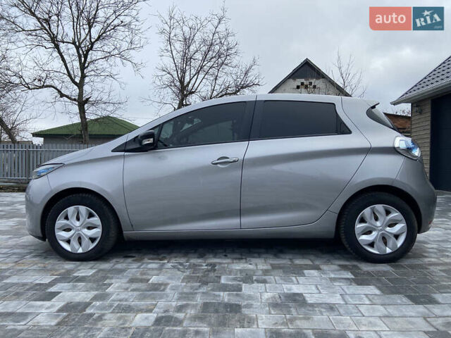 Серый Рено Зое, объемом двигателя 0 л и пробегом 155 тыс. км за 8100 $, фото 5 на Automoto.ua