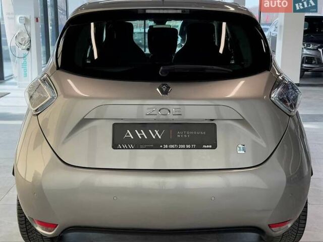 Серый Рено Зое, объемом двигателя 0 л и пробегом 61 тыс. км за 7300 $, фото 17 на Automoto.ua