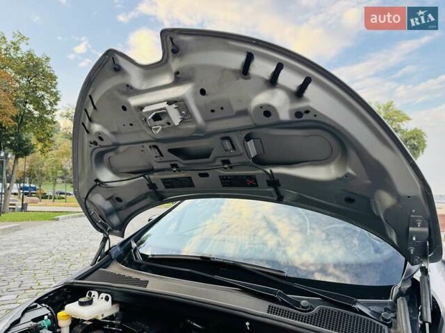 Серый Рено Зое, объемом двигателя 0 л и пробегом 85 тыс. км за 8444 $, фото 125 на Automoto.ua