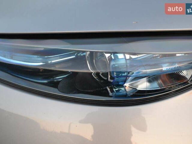 Серый Рено Зое, объемом двигателя 0 л и пробегом 98 тыс. км за 6999 $, фото 21 на Automoto.ua